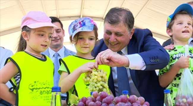 Urla'nın binlerce yıllık Bağbozumu Şenliği başladı