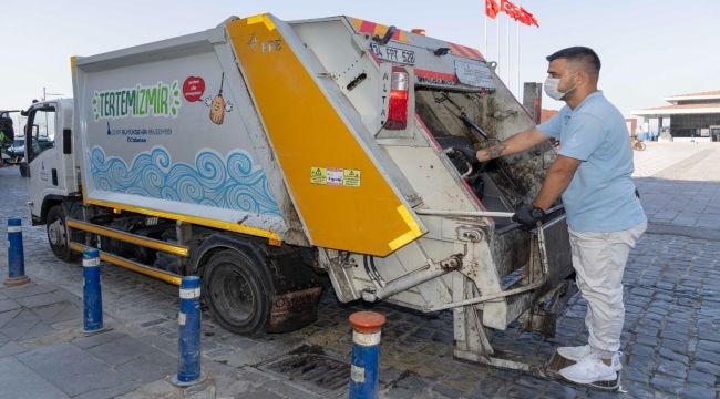 İzmir'in sokakları bizim evimiz