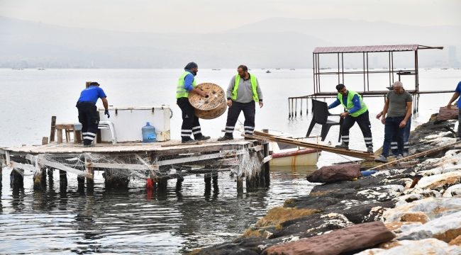 Kaçak İskele Ve Ahşap Yapılar Yıkıldı 