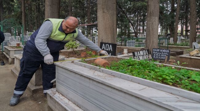 Büyükçiğli Mezarlığı'ndaki Hasar Gideriliyor