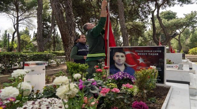 18 Mart Öncesi Şehitliklere Özel Bakım 